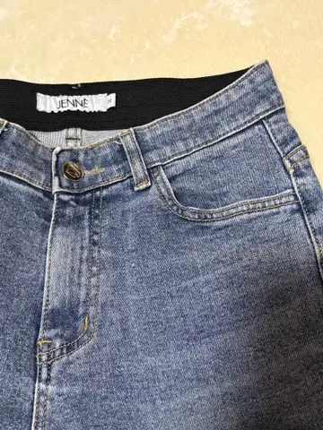 JENNE 스트레이트 데님 M 사이즈