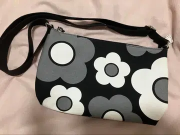 데이지 빅 프린트 숄더