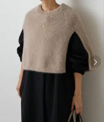 BEARDSLEY 퍼 니트 판초