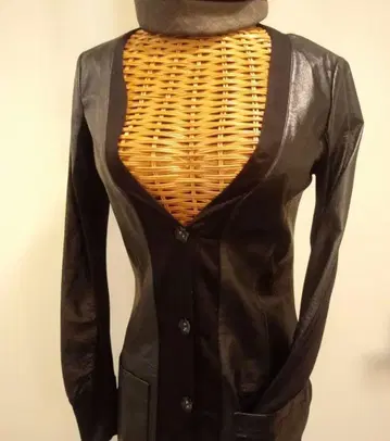 가죽 버튼 롱 자켓 블랙