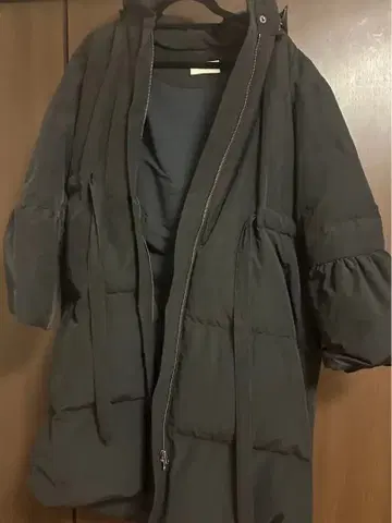 롱 다운 자켓 후드 부착