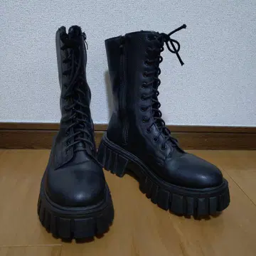 통굽 레이스업 블랙 부츠 레이스업 부츠