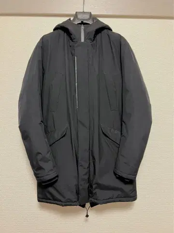 새상품급 HERNO 블랙 다운 자켓 후드 부착 46