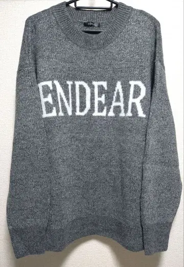 그레이 니트 스웨터