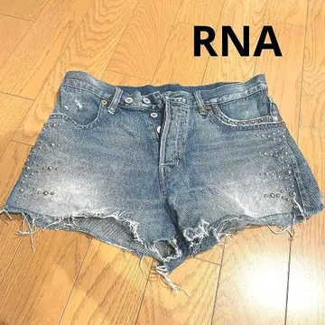 스터드 장식 데님 숏팬츠 인디고 블루