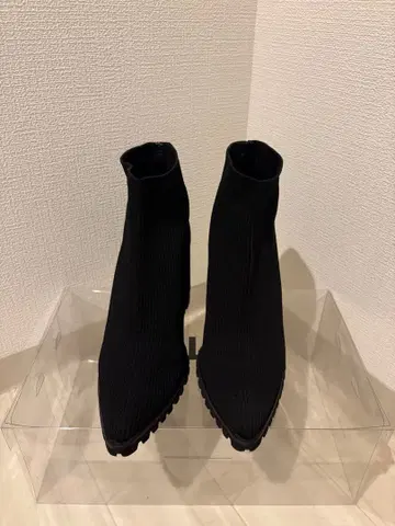 [ YELLO ] 블랙 니트 부츠