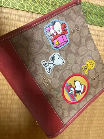 스누피 자수 숄더백