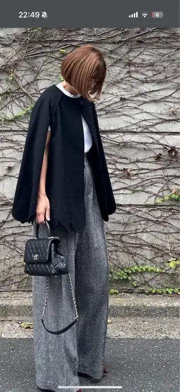 Cygne 블랙 스캘럽 케이프