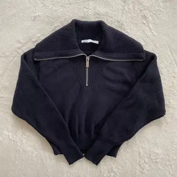 새상품 미사용 ZARA 네이비 하이넥 지퍼 니트 스웨터