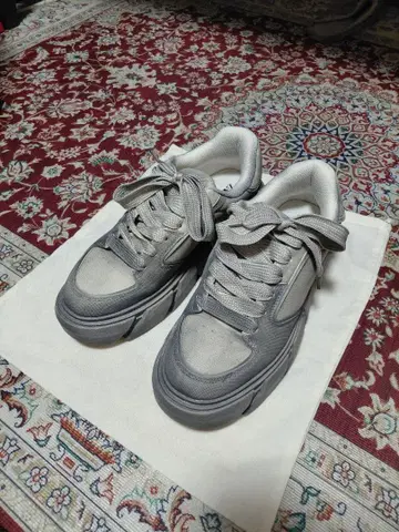 ZARA 볼륨 밑창 스니커즈