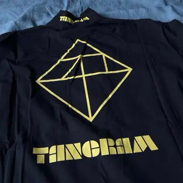 TANGRAM MOCKNECK T-Shirt
