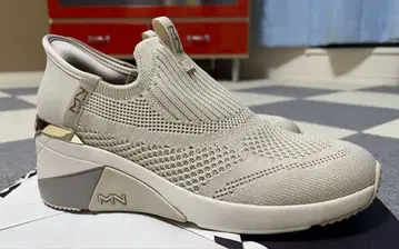 스케쳐스 여성용 스니커즈