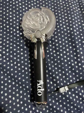 Ado 모나리자의 옆모습 응원봉