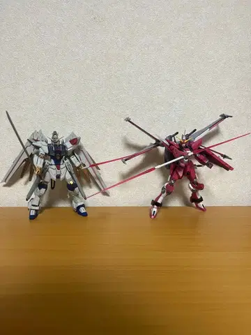 HG 건담 프라모델 2체 세트