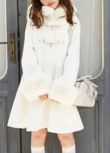 리즈리사 리본 벨트 후드 코트 화이트