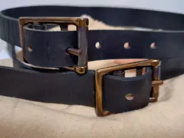 ZAM BARRETT 블랙 더블 버클 가죽 벨트