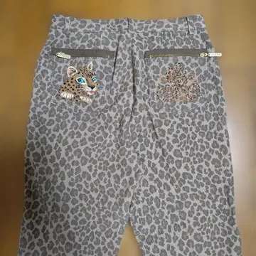 이타리야 레오파드 무늬 자수 캐주얼 팬츠 사이즈 9 새상품급