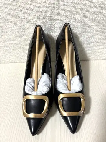 [ 새상품 ] RANDA 블랙 펌프스 23cm 골드 버클 포함