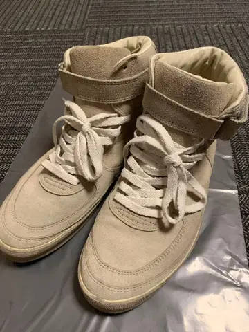 ATTACHMENT 어태치먼트 스웨이드 하이컷 스니커즈