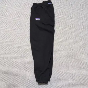 Patagonia P-6 라벨 업라이저 스웨트 팬츠 블랙M