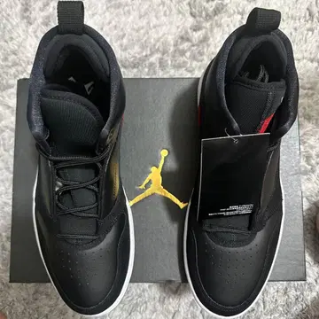 Jordan 23 블랙/레드 하이컷 스니커즈