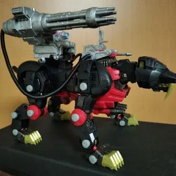 리얼라이즈 모델 세이버 타이거 슈발츠 사양