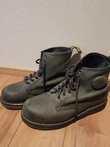 8홀 (28cm 이상) 닥터마틴 레어 그린