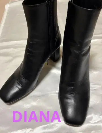 새상품급 DIANA 미들 부츠 블랙 25.5cm 와이드 힐