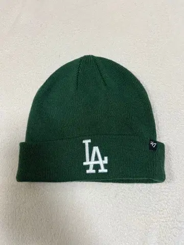 LA 로고 니트 모자 다크 그린