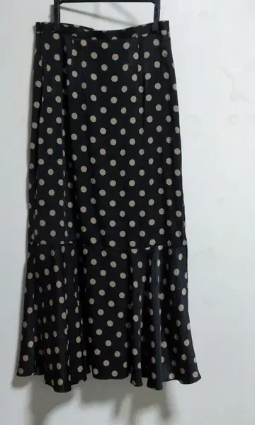 알아바일 도트 무늬 스커트 도트