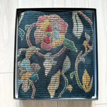 [ 미사용품 ] 꽃무늬 자수 나고야 오비 실크 다크 블루