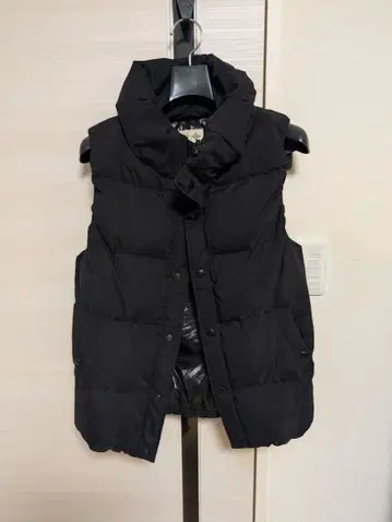 [ 새상품급 ] Duffer 더퍼 블랙 볼륨 넥 다운 베스트 S