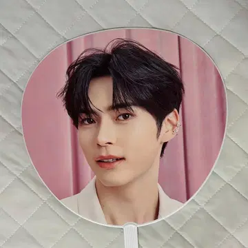 ZEROBASEONE ZB1 성한빈 부채 흔들흔들 펜콘