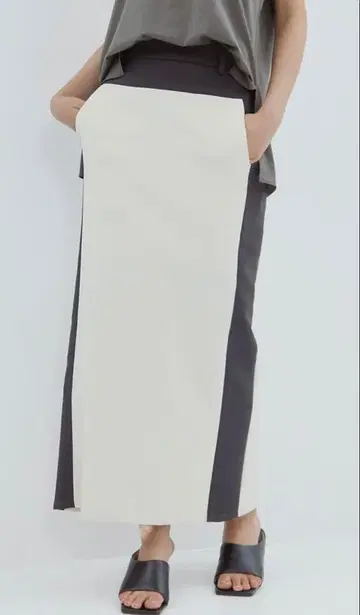 STUDIOUS 슈퍼 스트레치 타이틀 스커트