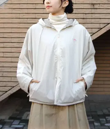 후드 부착 마운틴 파카 베이지