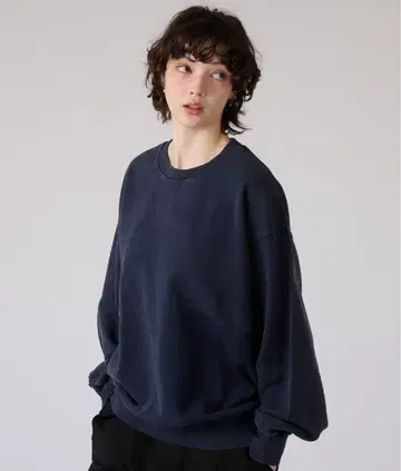 하트 모티브 맨투맨