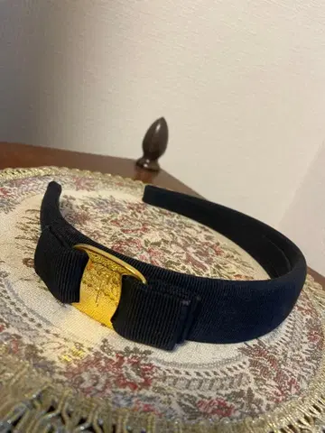 Ferragamo 블랙 머리띠