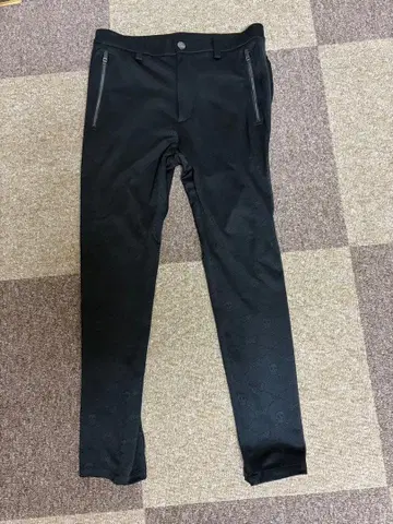 마크앤로나 스컬 패턴 블랙 팬츠