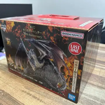 제일복권 몬스터 헌터 라스트원상 미라보레아스 피규어