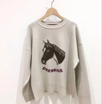 놈브르 임페어 호스 자카드 크루넥 니트 라이트 그레이