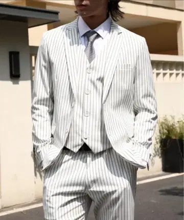 쓰리피스 수트 화이트, 스트라이프
