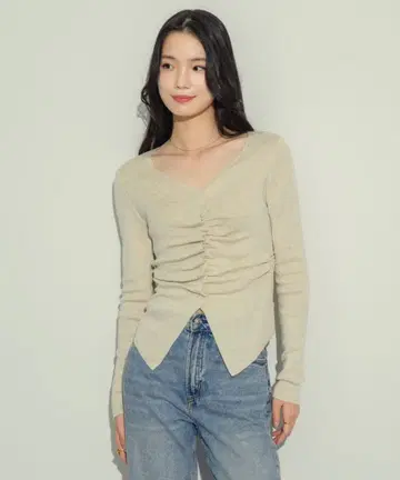 NEUNA 프론트 개더 상의