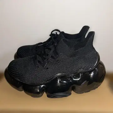 grounds 스니커즈