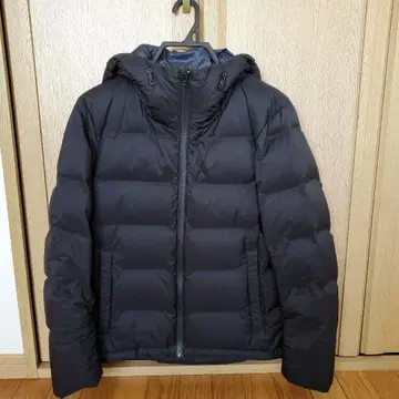 새상품급 초특가 유니클로 UNIQLO 심리스 다운 자켓 XS 사이즈