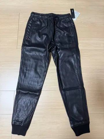 Nylaus 블랙 가죽 팬츠