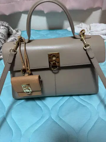 CAFUNE 베이지 숄더백