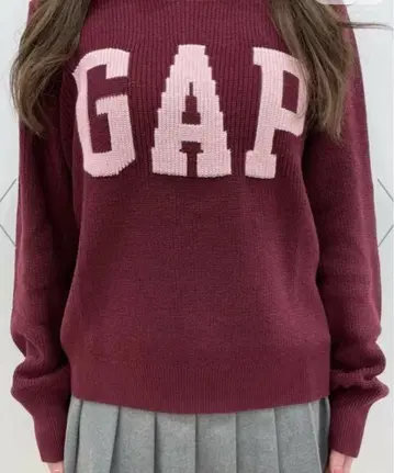 GAP 버건디 로고 니트 스웨터