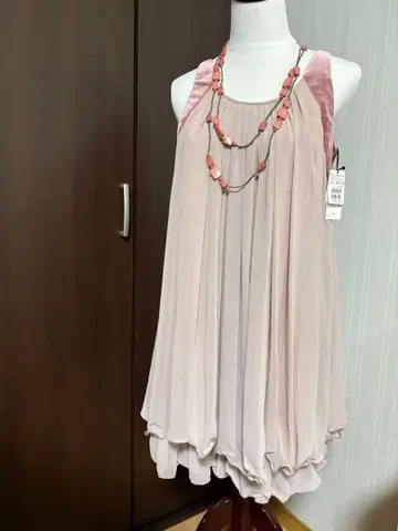 핑크 플리츠 슬리브리스 원피스 38