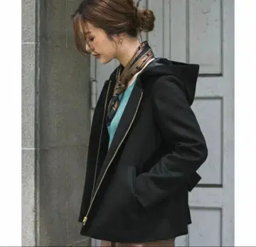 [ 새상품급 ] 어반 리서치 울 100% 숏코트 후드 부착