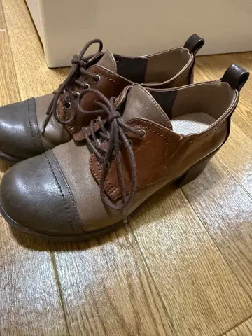 브라운 가죽 신발 (구매 선물 있음)